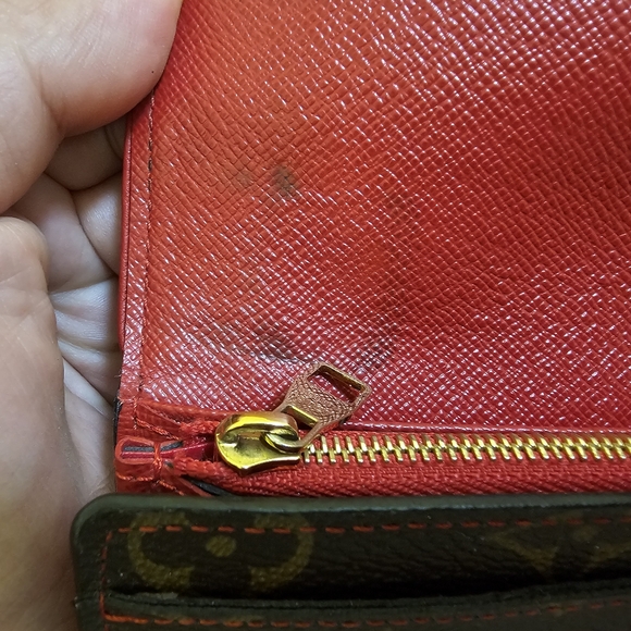 LOUIS VUITTON 2015 LV Monogram Sarah Retiro Wallet - Picture 16 of 17